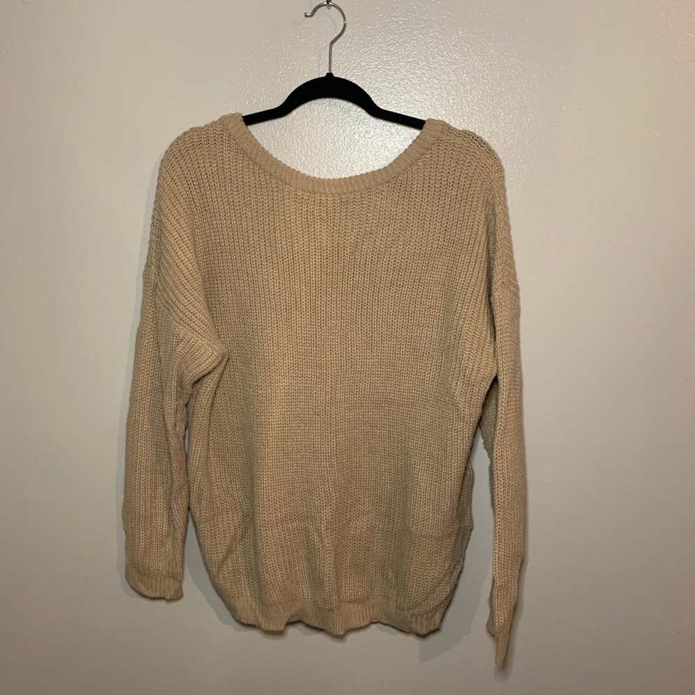 Lulus - Wide neck sweater with V-cut back